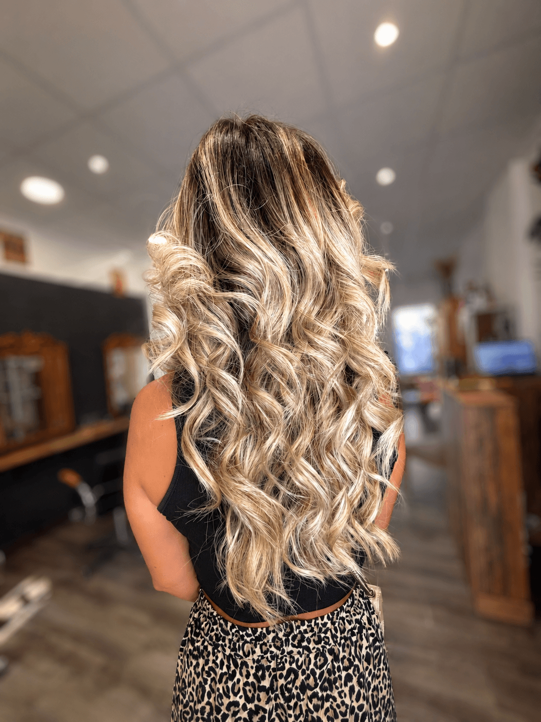 Ombré polaire
Un dégradé givré aux tonalités froides, pour un effet sophistiqué et moderne.